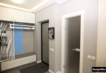 Progettazione di un ingresso di piccole dimensioni in un normale appartamento