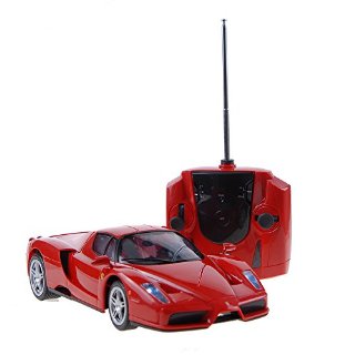 Recensioni dei clienti per 86027 Ferrari - Enzo Giro 1:16 Radio Control Car (Silverlit) | tripparia.it