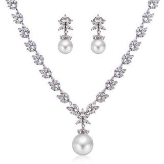 Recensioni dei clienti per Bling Jewelry simulata Set collana di perle orecchini CZ Foglia rodio placcato | tripparia.it