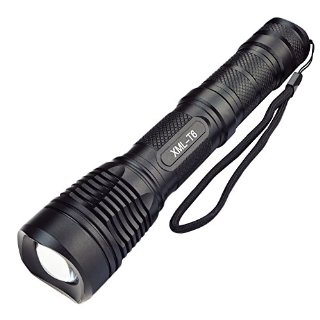 Recensioni dei clienti per Torcia Pazzo CREE XM-LT6 con zoom, 2000 lumen, a 500 m faro, regolabile, impermeabile, per escursioni a piedi e viaggiare | tripparia.it