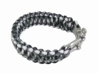 Recensioni dei clienti per Regolabile cavo di Paracord dei paracadute di sopravvivenza del braccialetto Wristband w / Steel Buckle Black + White | tripparia.it