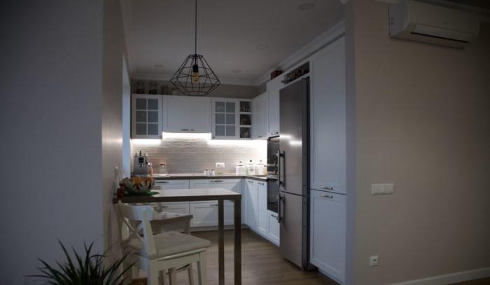Illuminazione a LED in cucina-soggiorno