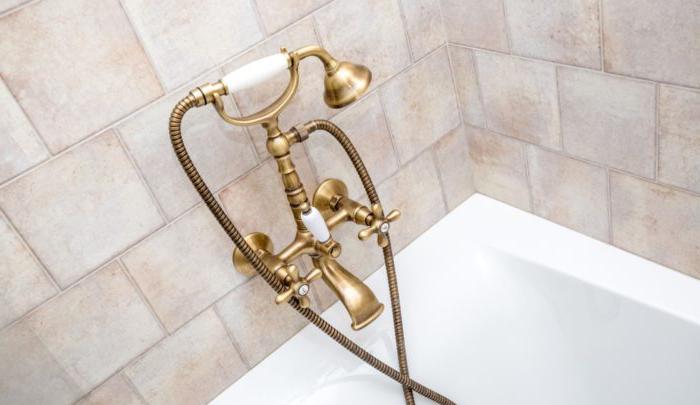 Rubinetto in bronzo nel design del bagno