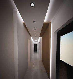 Soffitto del corridoio con illuminazione a LED nascosta