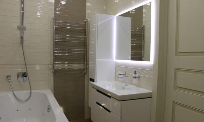 Specchio illuminato design piccolo bagno