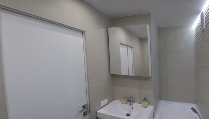 Idea per un piccolo bagno - mobile a specchio