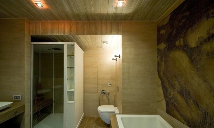 Bagno in legno con doccia