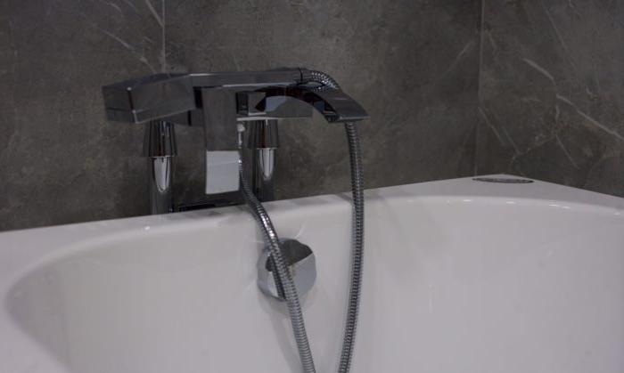 Design moderno del rubinetto del bagno